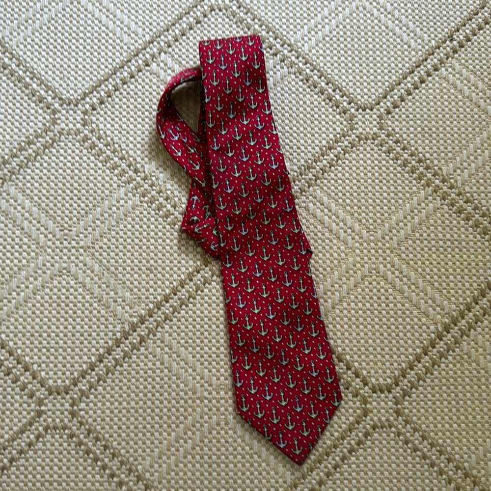 Vineyard Vines, red anchor tie, 52inches, youth tie
